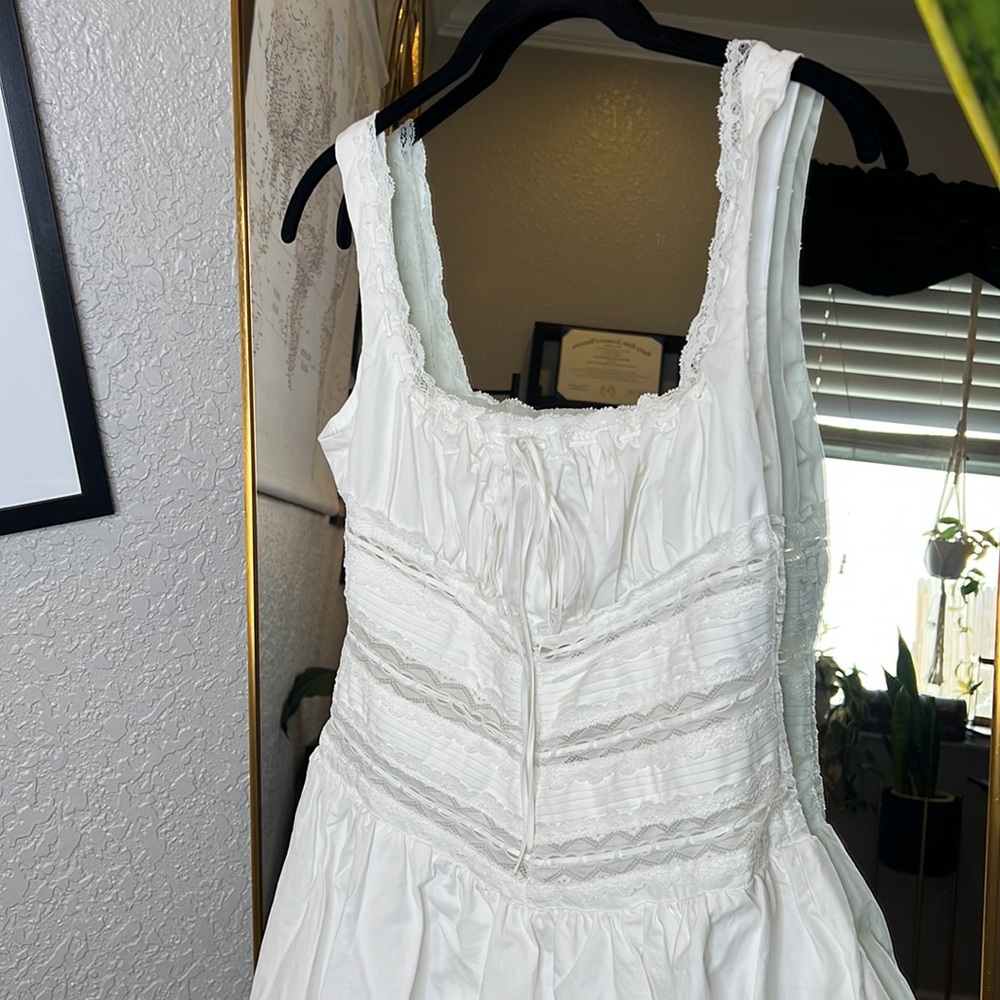 HOUSE OF CB 'Tiffani' White Lace Trim Mini Dress - Picture 10 of 12